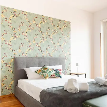 Апартаменты 3 Bedroom Beautiful View Near Center Комо