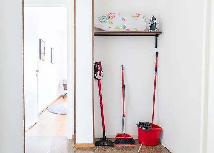 3 Bedroom Beautiful View Near Center *