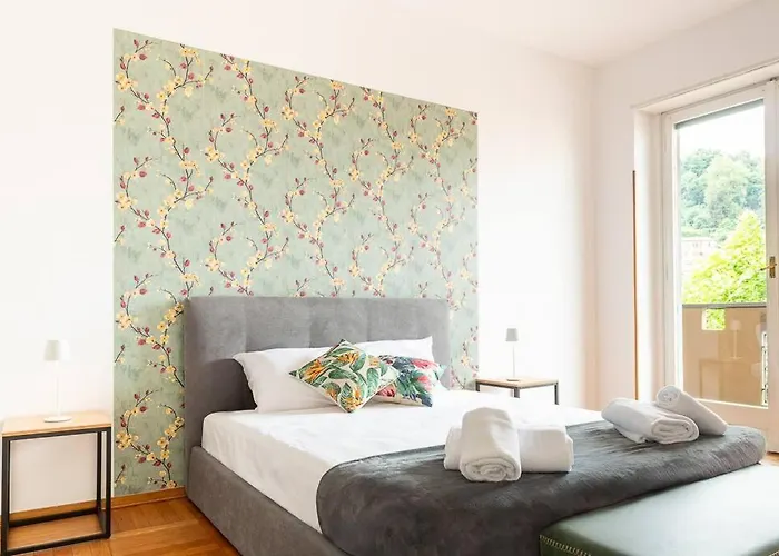 شقة 3 Bedroom Beautiful View Near Center كومو