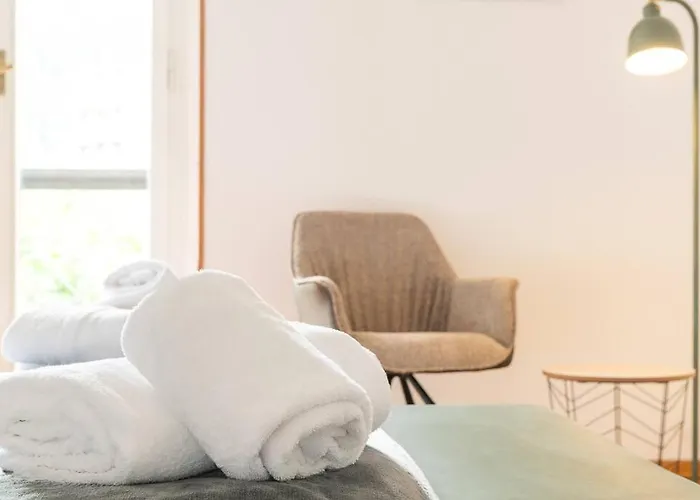 شقة 3 Bedroom Beautiful View Near Center كومو