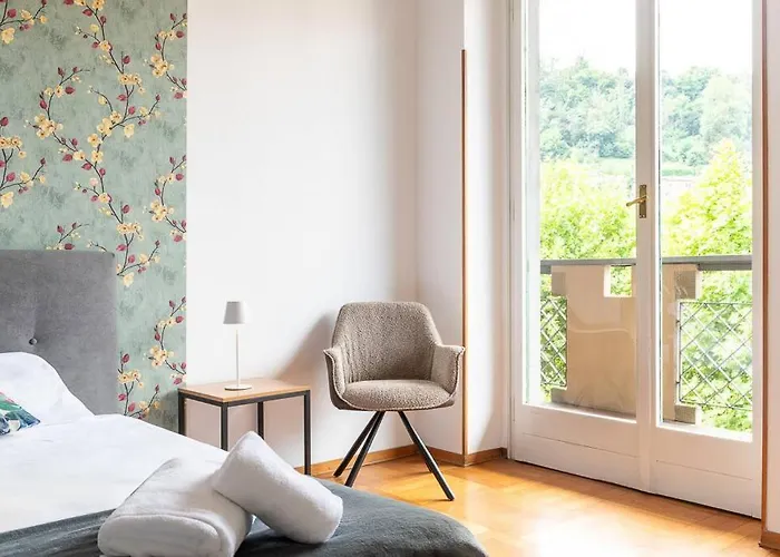 3 Bedroom Beautiful View Near Center