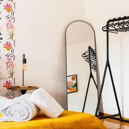 3 Bedroom Beautiful View Near Center Διαμέρισμα