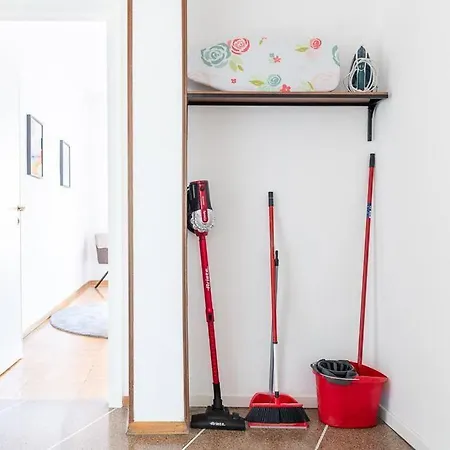 3 Bedroom Beautiful View Near Center *