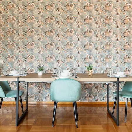 3 Bedroom Beautiful View Near Center