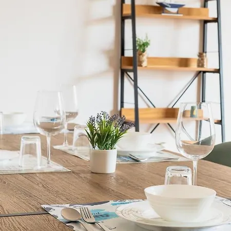 Διαμέρισμα 3 Bedroom Beautiful View Near Center *