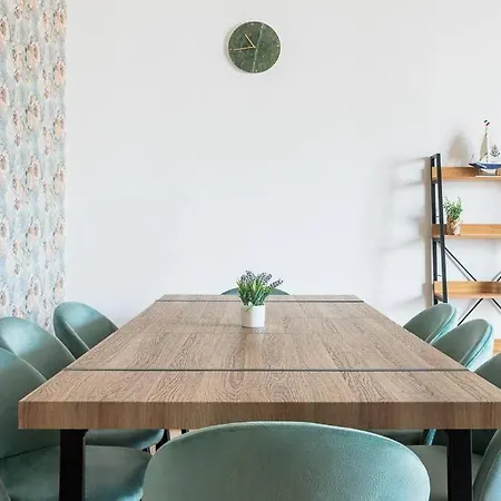 Апартаменты 3 Bedroom Beautiful View Near Center Комо