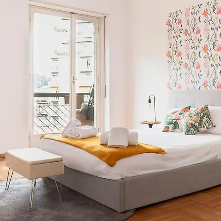 3 Bedroom Beautiful View Near Center Комо