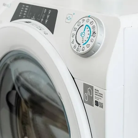 3 Bedroom Beautiful View Near Center *